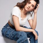 Shirley Setia Instagram – Soch rahi hoon coffee pi loon. 
Coffeee anyone? ☕️ 

Jeans- @bluebrew.in
Earrings & Ring by : @viariaccessories 

Photo @rahuljhangiani 
HMU @florianhurel 
Assisted by @bhaktilakhani
Stylist @anishagandhi3 @rochelledsa
Assistant @_m.a.h.i._