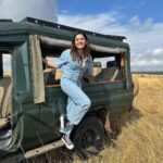 Shirley Setia Instagram - The sun is shining brightt ☀️🦁🫶🏻 #ShirleyTravels #masaimara #masaimaranationalpark #kenya #africa #travel #ootd Masai Mara National Reserve