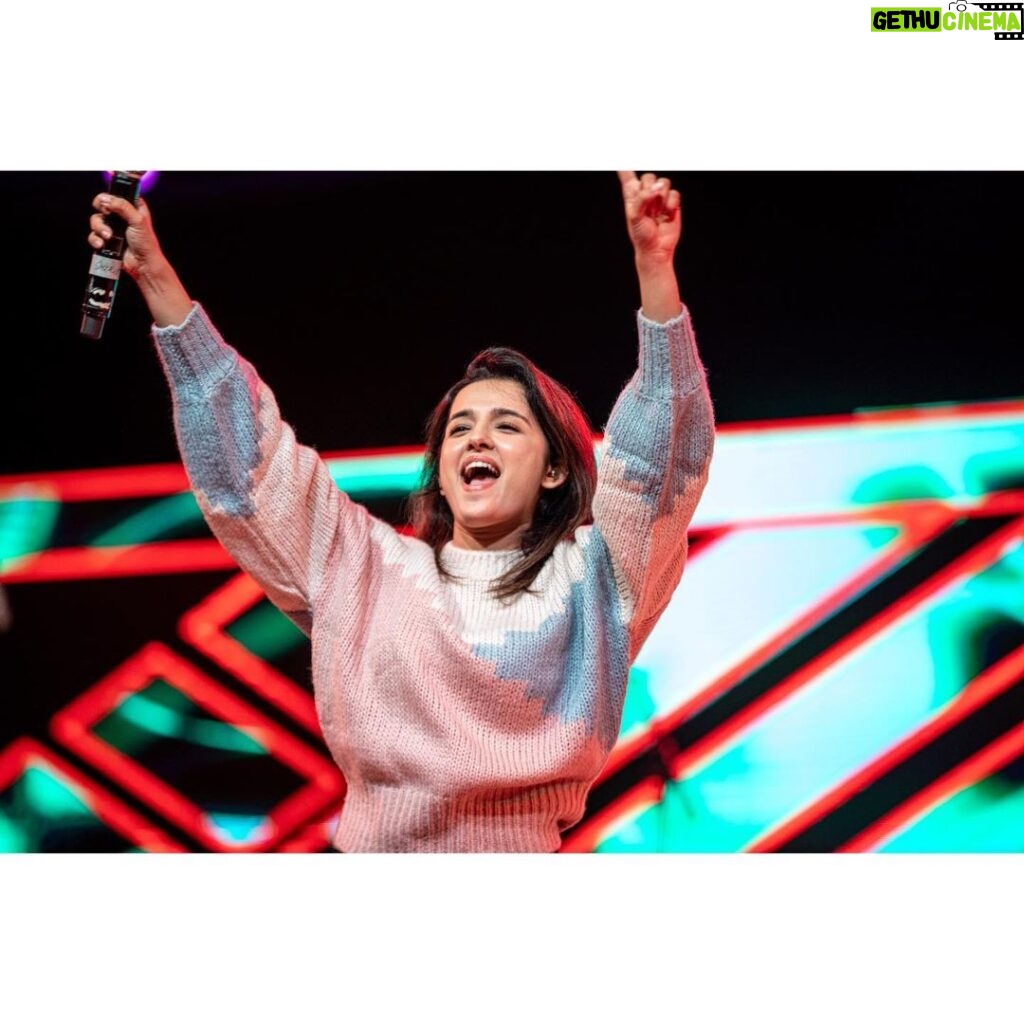 Shirley Setia Instagram - Thank you #advitya2023 @vit.bhopal for such a warm welcome, and the best vibes 😍 Do you spot yourself in the pictures? #shirleysetialive 📷: @manaskhuman VIT - Bhopal