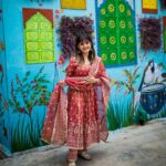 Shirley Setia Instagram - Feeling bluee 🖌️ 👗: @shopmulmul 📷: @riturajdharwadkar #jodhpur #bluecity #bluestreet Jodhpur Rajasthan - जोधपुर राजस्थान