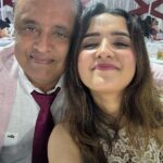 Shirley Setia Instagram – Thodi si inactive thi last couple weeks! Was spending time with the fam.. meanwhile @lokisylviethor found their new favourites 🙈❤️. It was so lovely seeing you Uncle Lloyd, and Dr Rajkumar & Dr Priya!! 🤗🫶🏻