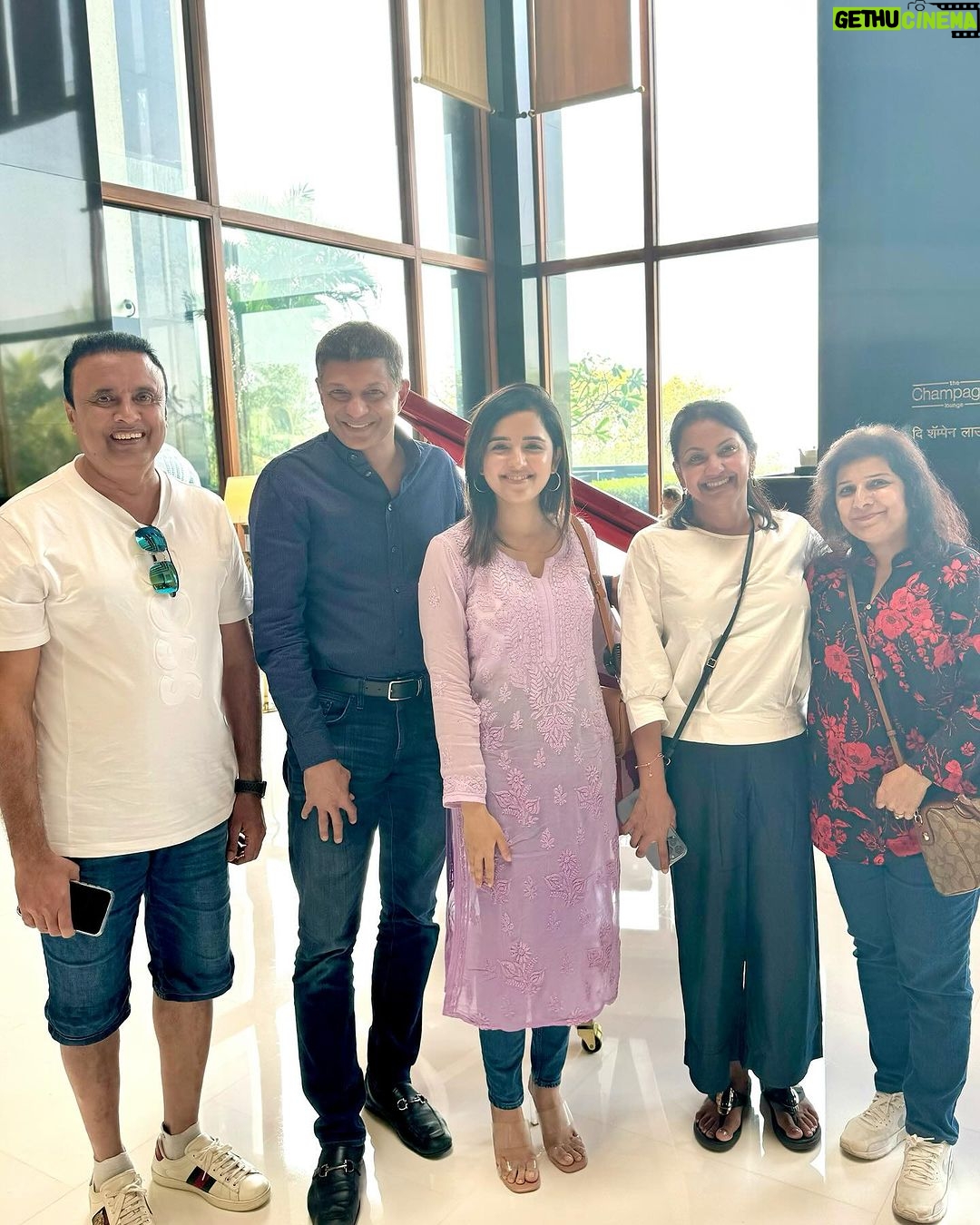 Shirley Setia Instagram - Thodi si inactive thi last couple weeks! Was spending time with the fam.. meanwhile @lokisylviethor found their new favourites πβ€οΈ. It was so lovely seeing you Uncle Lloyd, and Dr Rajkumar & Dr Priya!! π€π«Άπ»