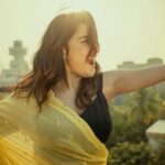 Shirley Setia Instagram – Be your own happiness 😃💘 

Alsoo, since im still recovering from the viral, i have tonnes of time.. lil chit chat ho jaye, in the comments? 💛

📸 : @afrographer 
💄: @athirathakkar Mumbai, Maharashtra