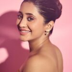 Shivangi Joshi Instagram - 🌸 Styled by @stylingbyvictor @sohail__mughal___ 👗 @geishadesignsresort 💎 @kushalsfashionjewellery 📸 @gohil_jeet