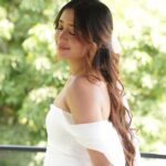 Shivangi Joshi Instagram - 👰🏻🤍🤭 @victor_robinsonofficial @stylingbyvictor @sohail__mughal___