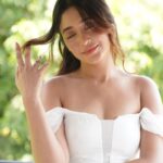 Shivangi Joshi Instagram - 👰🏻🤍🤭 @victor_robinsonofficial @stylingbyvictor @sohail__mughal___