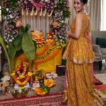 Shivangi Joshi Instagram - Heartfelt prayers and happiness shared.. 🤗💛 Ganpati Bappa Morya! 🙏🙌🌼🌟🌺 Outfit:- @neerusindia @nehaadhvikmahajan