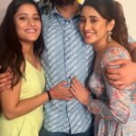 Shivangi Joshi Instagram - Ooo mere jaan ooo mere jaan . . . . . #réel #reelsinstagram #reelsindia #instagram #fun #dance #trending #explore #siblings