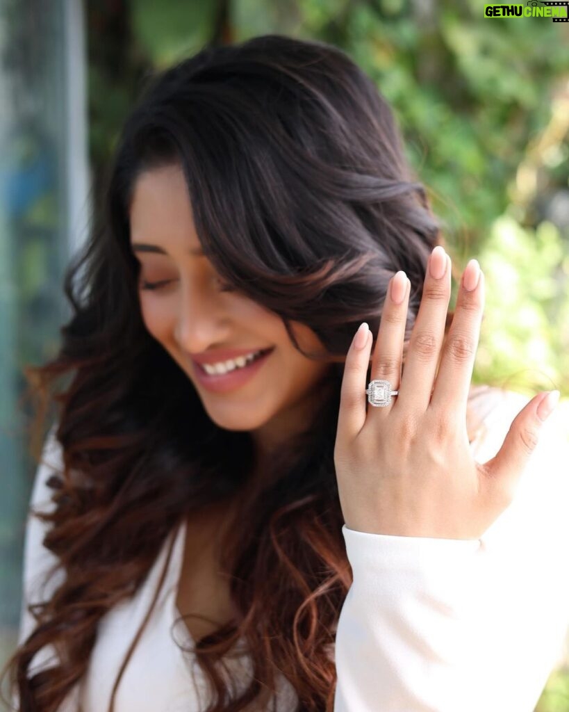 Shivangi Joshi Instagram - I said yes💍 to @ornaz_com Saying yes is easy when the ring is so dreamy. Fell in love with this @ornaz_com diamond ring at the very first sight😍❤ Swipe left to get a closer look at the beautiful detailing of my ring💍 Make your proposal special with @ornaz_com ring, and celebrate love the right way❤