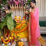 Shivangi Joshi Instagram - Heartfelt prayers and happiness shared.. 🤗💛 Ganpati Bappa Morya! 🙏🙌🌼🌟🌺 Outfit:- @neerusindia @nehaadhvikmahajan