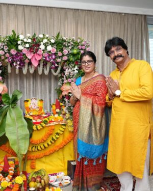 Shivangi Joshi Instagram - Heartfelt prayers and happiness shared..
🤗💛

Ganpati Bappa Morya! 🙏🙌🌼🌟🌺

Outfit:- @neerusindia
@nehaadhvikmahajan
