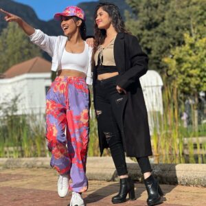 Shivangi Joshi Instagram - Happy birthday babbyyyyy ♥️♥️♥️
Keep shining ✨ 

Looking forward to many more years of friendship and birthdays with you. 

PS:- Last 3 are my favourite 😘😘😁 ( badlaaaaaaa) 🤣🫶🏻