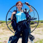 Shoko Nakagawa Instagram - 中川翔子、いっきまーす‼️ #モーターパラグライダー #海 #大地 #空 #夏 #思い出 #中川翔子 #しょこたん