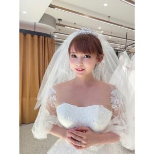 Shoko Nakagawa Instagram - ウエディングドレスの試着に来ました

foursisさんのドレス！
ラプンツェルみたいなラベンダーのドレス着るのがずっと夢でした、、！

  #ドレス  #ウェディング  #dress  #wedding  #中川翔子  #しょこたん