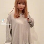 Shoko Nakagawa Instagram - 流行りの曲をマスターしちゃった #胸ヒット