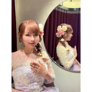 Shoko Nakagawa Instagram - ウエディングドレスの試着に来ました

foursisさんのドレス！
ラプンツェルみたいなラベンダーのドレス着るのがずっと夢でした、、！

  #ドレス  #ウェディング  #dress  #wedding  #中川翔子  #しょこたん