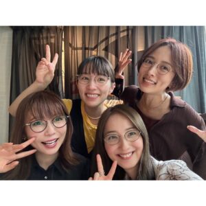 Shoko Nakagawa Instagram - 久しぶりに、ひなぎく会できたよー！
ドラマ　デイジーラックで出会って何年も経ってもこうして集まって最高すぎる

佐々木希ちゃん　夏菜ちゃん　徳永えりちゃん

みんな綺麗で可愛いくて面白いし頼もしくて強くて最高なんだ

いくつになっても、ひなぎく会やろう！
のんちゃんにメガネいただいた👓❤️

 #デイジーラック  #ひなぎく会
