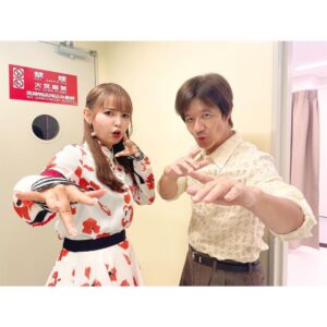 Shoko Nakagawa Instagram - 9/20(水)22:00から放送の
NHK総合『四大化計画 〜世界は3つで語れない〜』
に出演します✨️

ある有名アクション映画をプレゼンしました💥

ぜひ見てください👀

内村さんと写真撮ってもらいました😂

 #四大化計画  #内村光良 さん  #中川翔子  #しょこたん