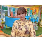 Shoko Nakagawa Instagram - ひるおびでした！ 朝からドーナツ🍩と卵かけご飯🍚の試食、、、、🤦‍♀️❤️ 本日もありがとうございました！ #ひるおび #中川翔子 #しょこたん #ファッション #ワンピースコーデ