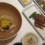 Shorry J Instagram - 초등학교시절 같이 즐겁게 놀았던 하루의 기억으로 내 결혼식에서 너무나 오랜만에 뵙고 얼마전 드디어 단둘이 식사시간을 함께한 친척형님 같은 딸을 가진 아빠로서 2시간 순삭 참 많은얘길 나눈것 같네요😄👍열심히 따라가겠습니다ㅎㅎㅎ 그와함께 너무나 값진 선물을 주셔서 깜놀😭🙏😍 마침 허전하다 느꼈던 벽에 멋지게 장식해두었습니다 오래잘간직하겠습니다~ 마직막 식사사진은 수다삼매경에 빠져 잘 기억안남ㅋㅋㅋ #소씨의자랑 #딸바보