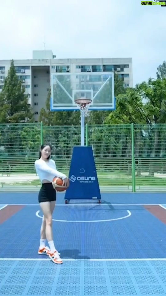 Shorry J Instagram - #신수지 이거경기중에해도되나요?ㅎㅎㅎ #끝판왕 🏀🔥🏀🔥 #달라달라 #슬램덩크챌린지 #노룩챌린지 #nolookchallenge #마이티마우스 #슬램덩크