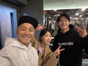 Shorry J Instagram - 짐종국 보러가자~~~🏃‍♀️🏃‍♂️
#짐종국 #김종국 #미노이 (매력터짐) #쇼리
종국이형미노이한테혼나는날~~아싸~