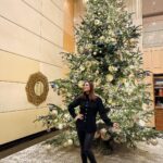 Shraddha Arya Instagram – A picture of me standing in front of the most beautifully decorated Christmas tree! ❤️🎄 
Merry Christmas Everyone!!! #Zurich #Switzerland 

@monylal04 Park Hyatt Zürich