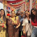 Shraddha Arya Instagram - Forever Grateful For These Priceless Moments! Love, laughter and Holiday Cheer … ❤️❤️❤️ #ChristmasCarnival #HolidayFever #wonderLand #FamilyTime
