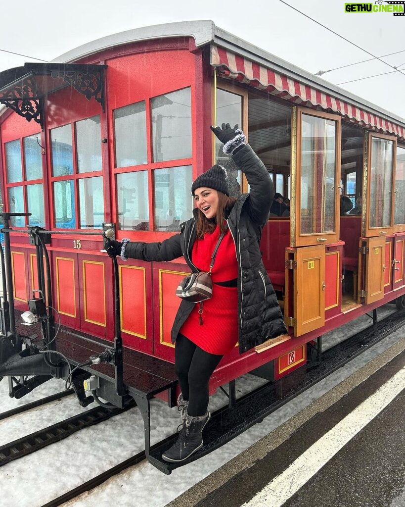 Shraddha Arya Instagram - Red riding hood on a Red Vintage Train… #DreamsDoComeTrue #GirlOnATrain #DDLJ #Feels @myswitzerlandin #INeedSwitzerland @swisstravelsystem @visitzurich @sbsabpnews Zürich, Switzerland