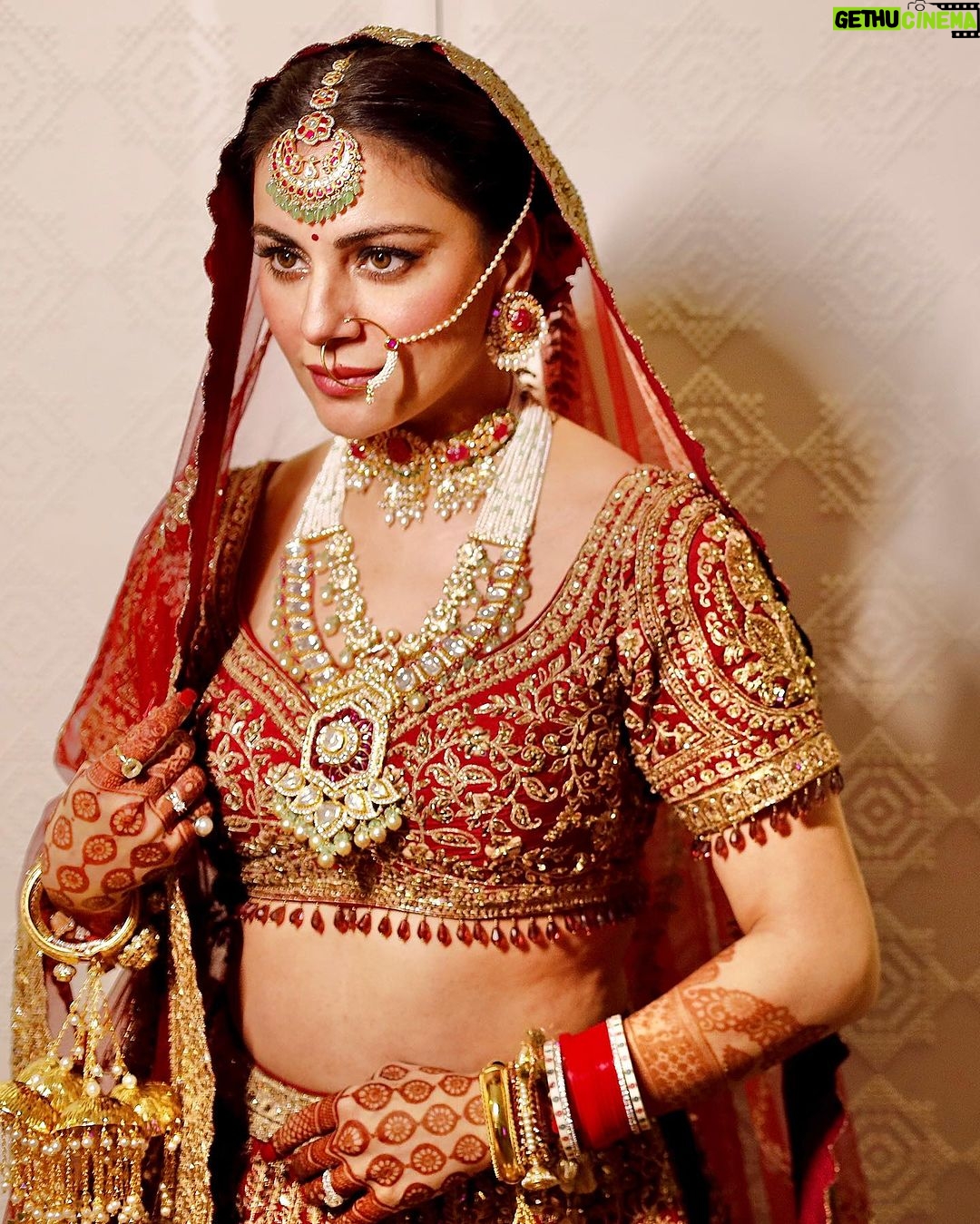 Shraddha Arya Instagram - ❤️🧿 #TwoYearsToday #16112021 #HappyWeddingAnniversaryLove