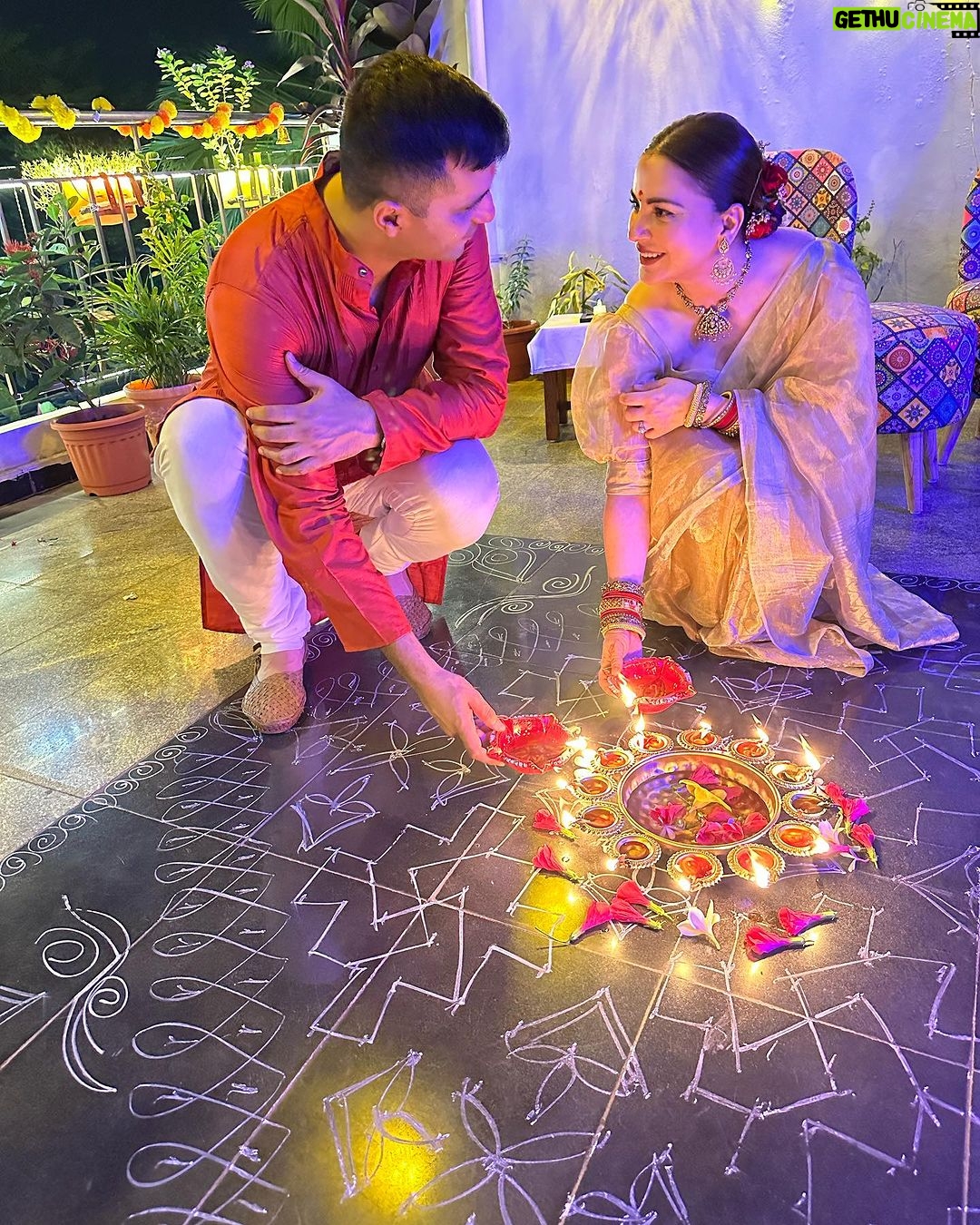 Shraddha Arya Instagram - 🪔 #FromUsToYou #HappyDiwali 🪔