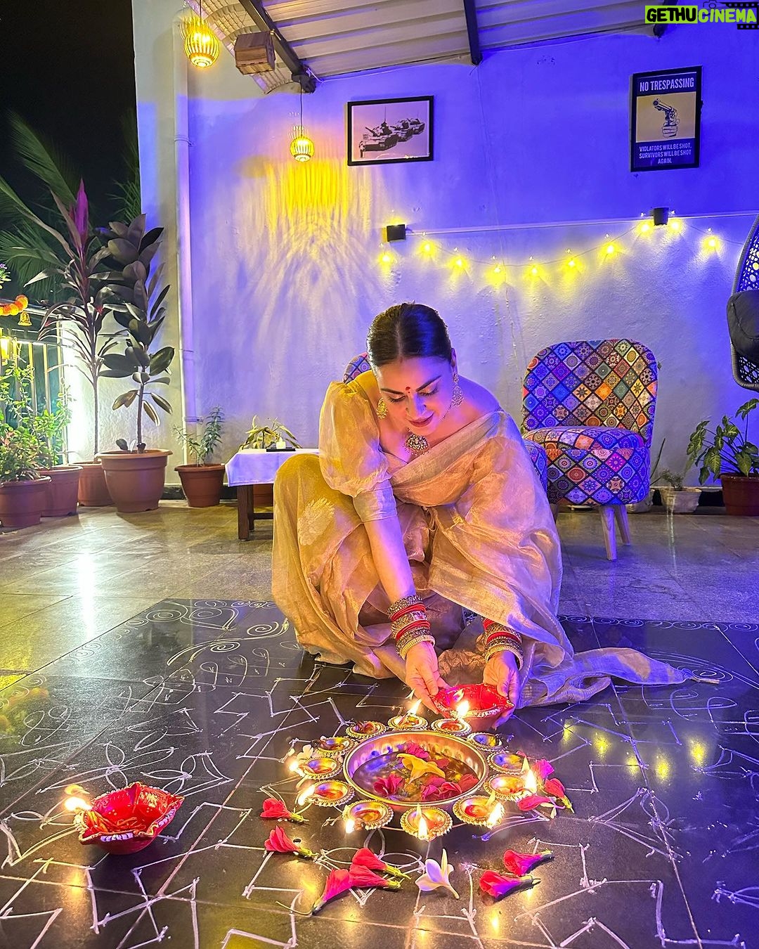 Shraddha Arya Instagram - 🪔 #FromUsToYou #HappyDiwali 🪔