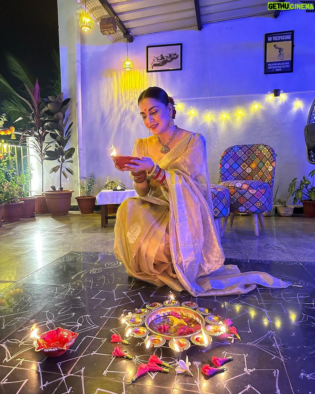 Shraddha Arya Instagram - 🪔 #FromUsToYou #HappyDiwali 🪔