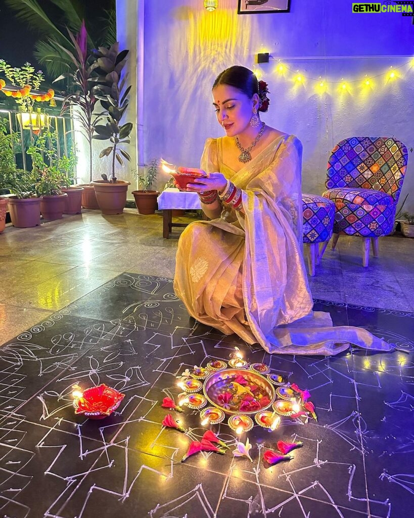 Shraddha Arya Instagram - 🪔 #FromUsToYou #HappyDiwali 🪔