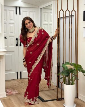 Shraddha Arya Instagram - SHUBH DIPAWALI 🪔 ❤️

Styling: @sacorina 
Saree: @rashmi_aaryaa 
@shreeaaryaofficial