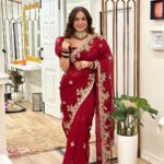 Shraddha Arya Instagram - SHUBH DIPAWALI 🪔 ❤️ Styling: @sacorina Saree: @rashmi_aaryaa @shreeaaryaofficial