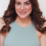 Shraddha Arya Instagram - Navigating a hectic schedule took a toll on my hair, leaving it thin. But I found my remedy in @lovebeautyandplanet_in Curry Leaves & Vegan Biotin Hair Growth Scalp Serum. Enriched with curry leaf extracts and 100% vegan biotin, it’s my secret to achieving fuller, healthier hair in just 2 weeks. As a bonus it is travel-friendly and safe to say that it has become my everyday essential!💚💚 #Ad #lovebeautyandplanet #hairserum #hairgrowth #HairCareJourney #antihairfallsolution