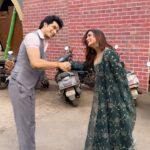 Shraddha Arya Instagram – Kisi ko ho na ho hamein toh aitbaar ✨
.
.
#PreeVeer #KundaliBhagya #Candid #Impromptu #Preeta #PreeRan #Rajveer #OnSet #Fun