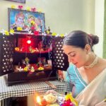 Shraddha Arya Instagram - Om Gan Ganpatya Namo Namah: 🙏🏻 #HappyGaneshachaturthi