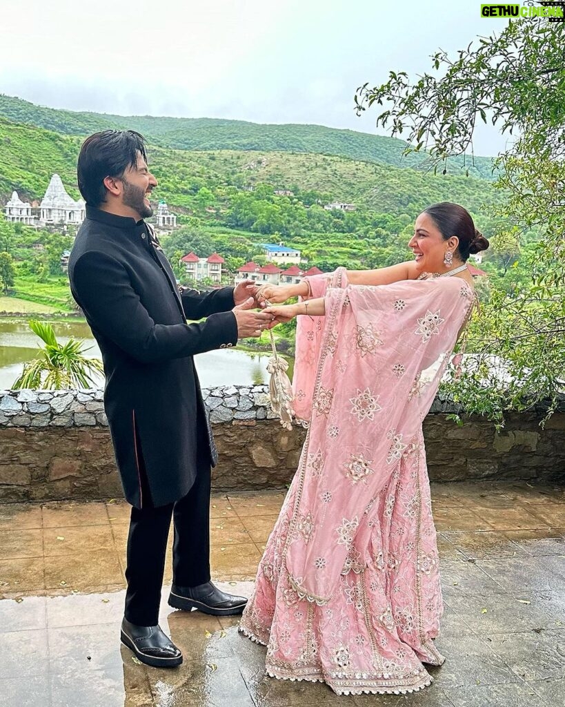 Shraddha Arya Instagram - Happy Birthday To The Main Man Of My Reel Life! ❤️ Hoping All Your Work and Personal Wishes Come True… and this New Year Be Your Best One Yet! Now Tell Me, When and Where’s The Partyyyyy???? 🤗🍰 #HappyBirthdayDheerajDhoopar #BestCoactor #AnotherAwesomeTripAroundTheSun #ShraddhaArya #DheerajDhoopar