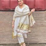 Shraddha Arya Instagram - Dilli Shehar Ka Saara Meena Bazaar leke 🌷 #Unedited #Unfiltered #JustMe #InATerrificOutfit #WhiteandGold #Kurti