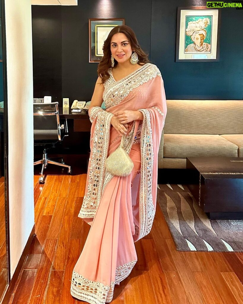 Shraddha Arya Instagram - Anything is possible with glitter and a little Pink :) Wearing: @reynutaandon ❤️