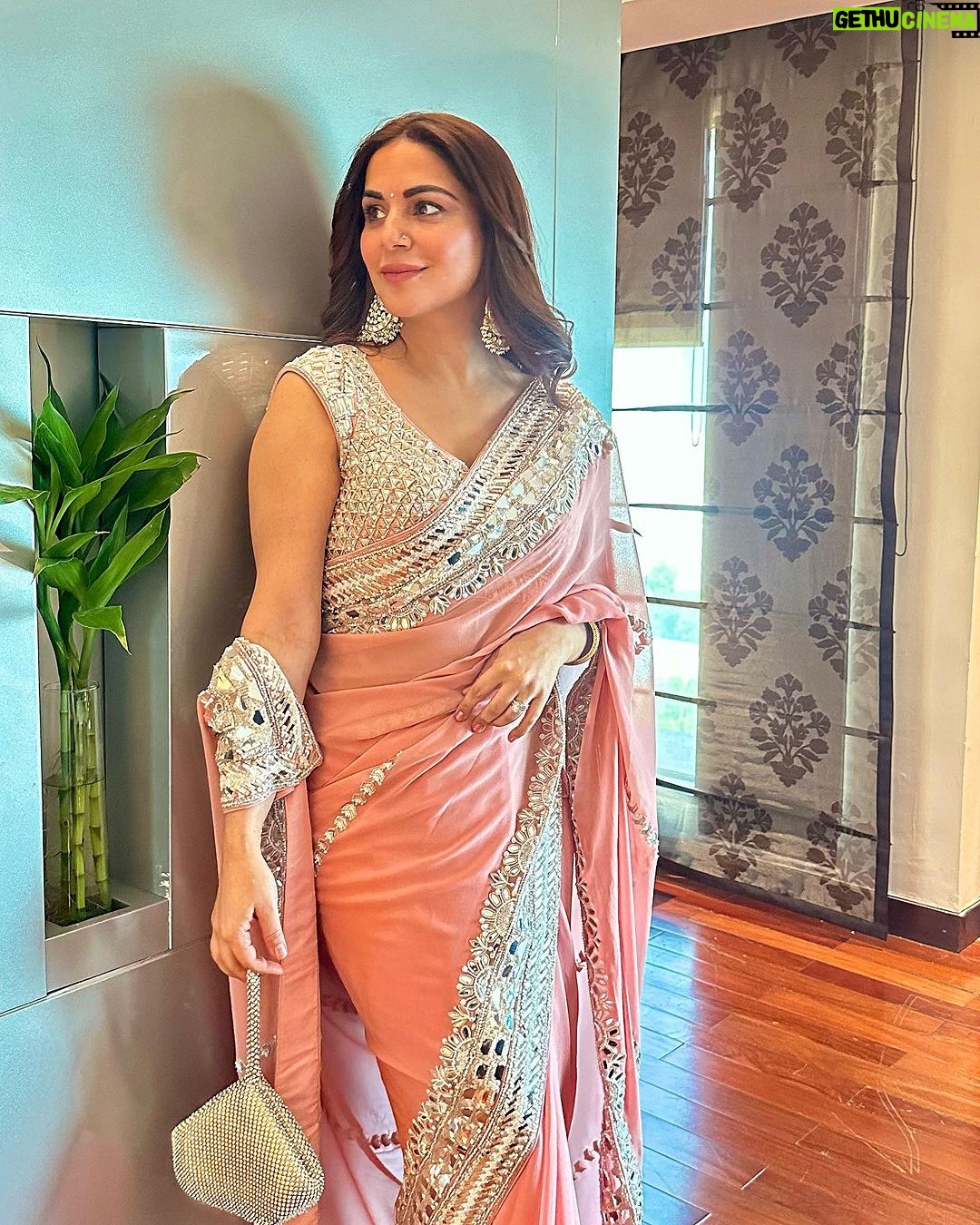 Shraddha Arya Instagram - Anything is possible with glitter and a little Pink :) Wearing: @reynutaandon ❤️