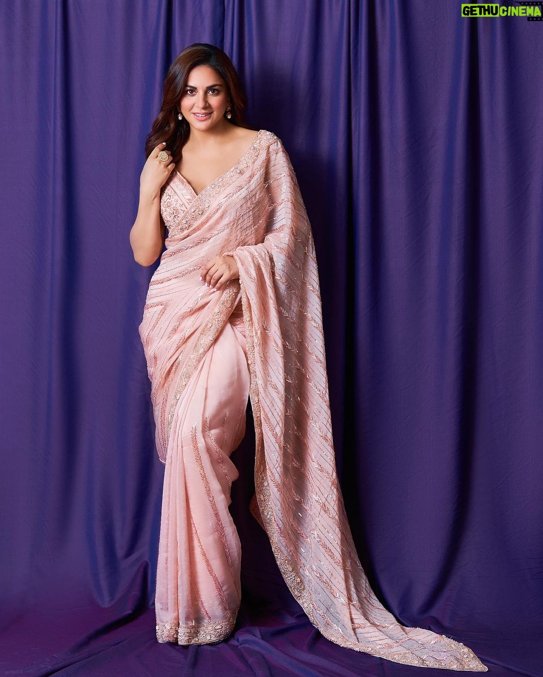Shraddha Arya Instagram - Ek Khwaab Den Ek Khwaab Len… ✨ 💖 Styled by : @kmundhe4442 Outfit by: @Kalighataindia PR: @nisha_pansari Click by : @pritamajumdarstudio