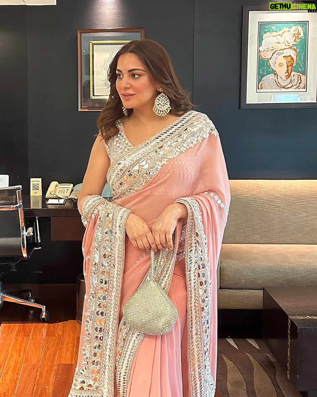 Shraddha Arya Instagram - Anything is possible with glitter and a little Pink :) Wearing: @reynutaandon ❤️