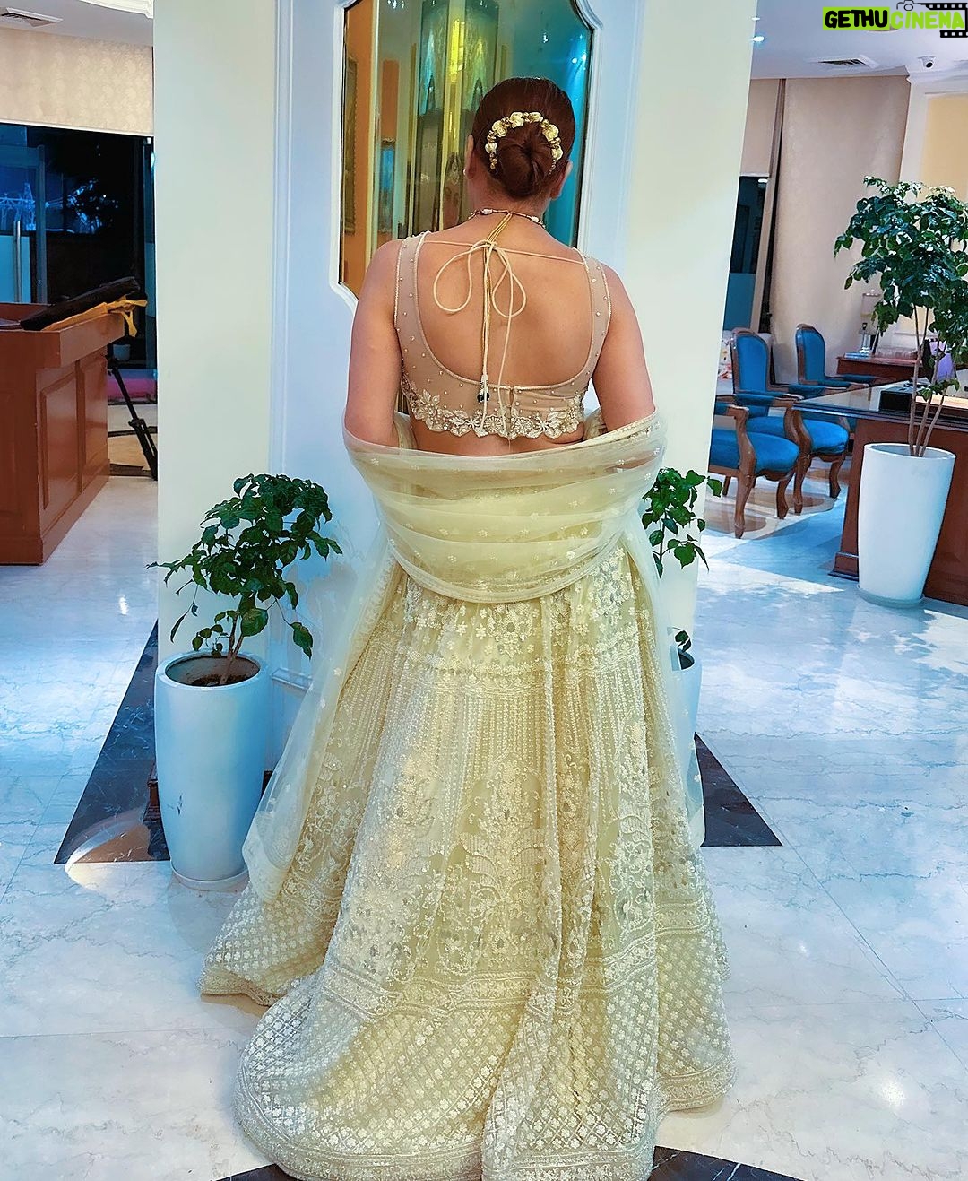 Shraddha Arya Instagram - Today Marks 14years of my dear friend’s label #AARYA @rashmi_aaryaa Can’t wait to Join in the celebration tomorrow & Witness Your exquisite New Collection!!! @shreeaaryaofficial Wearing : Ofcourse @rashmi_aaryaa Jewelry: @vbhushan.adornments @nehaadhvikmahajan