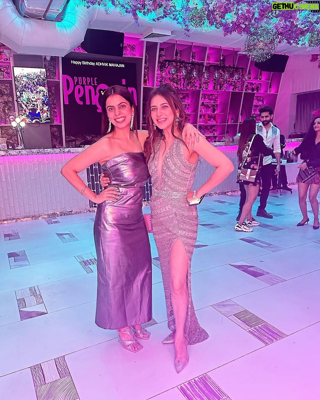 Shraddha Arya Instagram - Happy Birthday @adhvik_official !! 🎂 🥳 🎉 #PicsWithMyChicks ;) & the Birthday #Chico! @nehaadhvikmahajan @aryadivya @palki_msh @iamheenaparmar