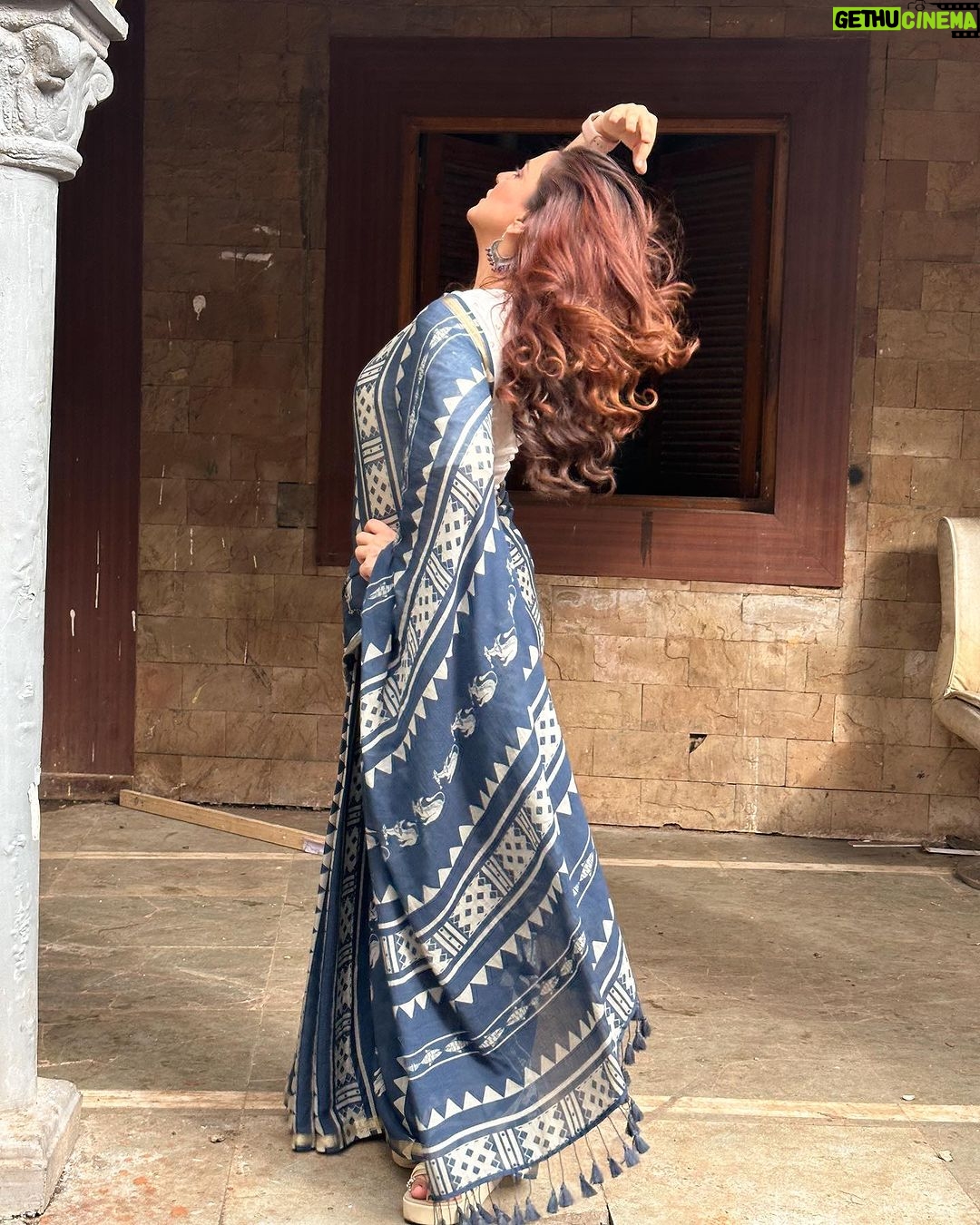 Shraddha Arya Instagram - #SareeSwag ❤️