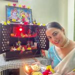 Shraddha Arya Instagram - Om Gan Ganpatya Namo Namah: 🙏🏻 #HappyGaneshachaturthi