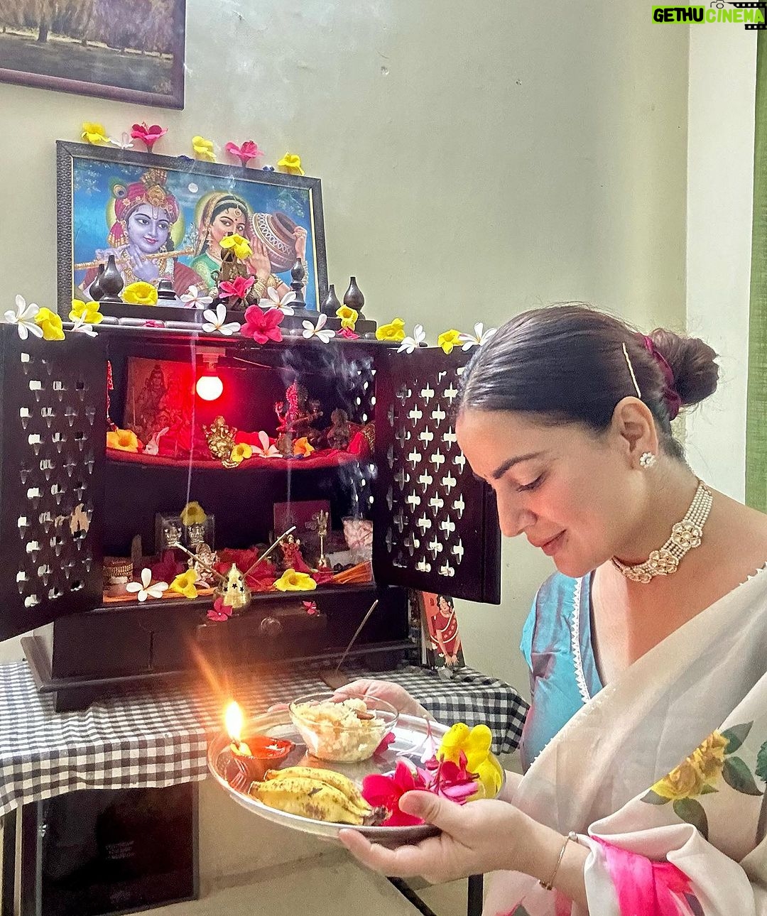 Shraddha Arya Instagram - Om Gan Ganpatya Namo Namah: 🙏🏻 #HappyGaneshachaturthi